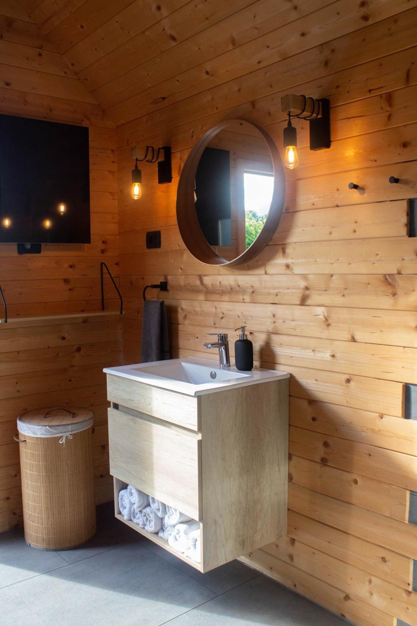 Hiska-Glamping Hotel Ajdovscina Exterior photo